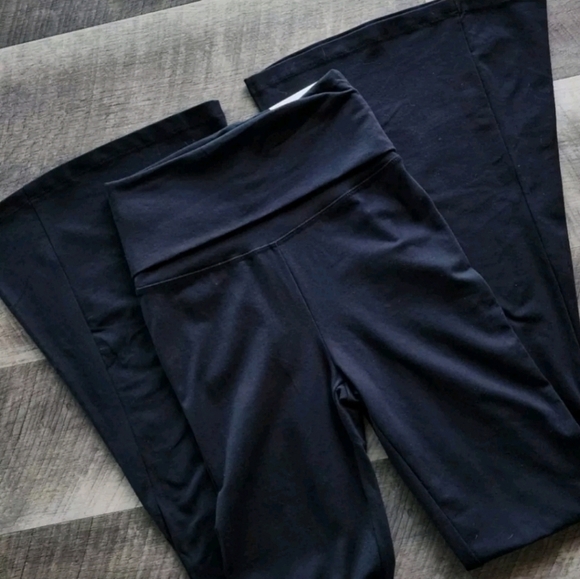 Aerie | Offline OG Super Flare Leggings Foldover Hi-Rise Black Medium Bell - Picture 6 of 12